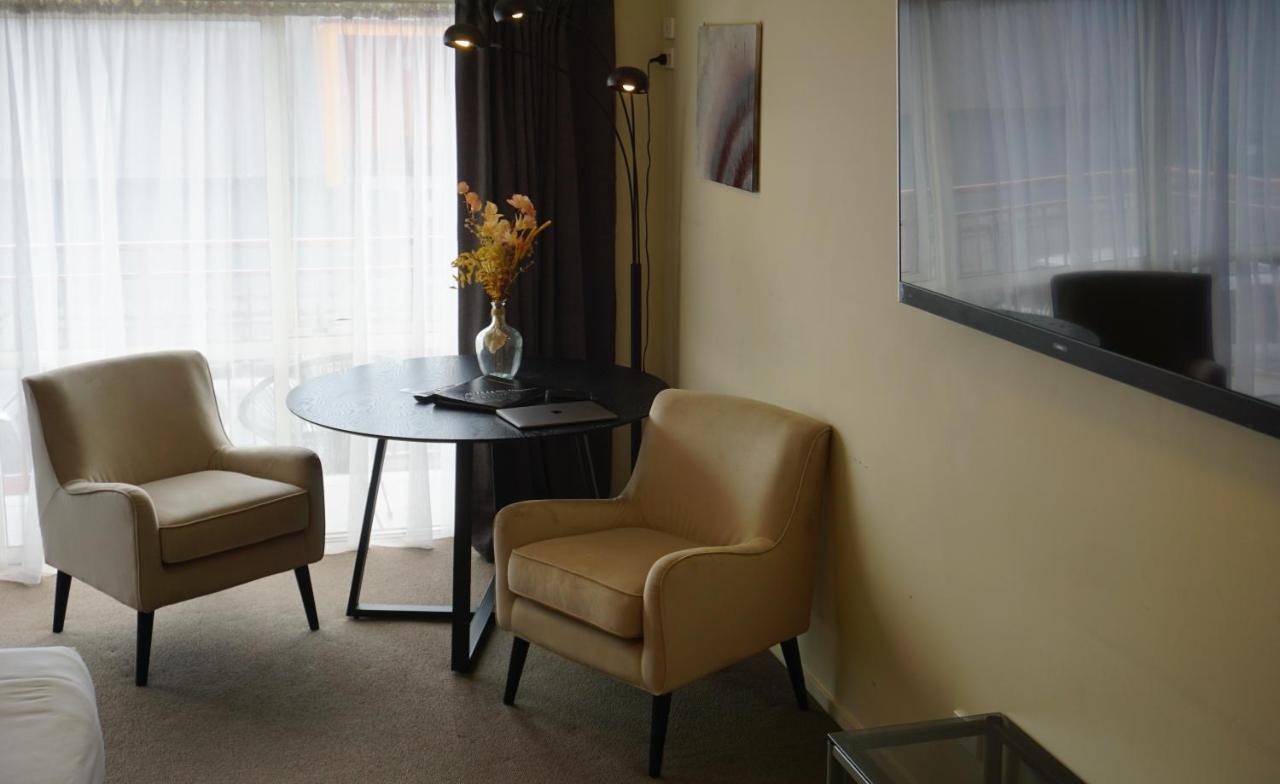 B-Ks Premier Motel Palmerston North Buitenkant foto