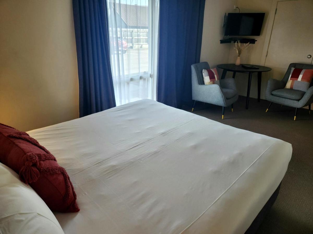 B-Ks Premier Motel Palmerston North Buitenkant foto