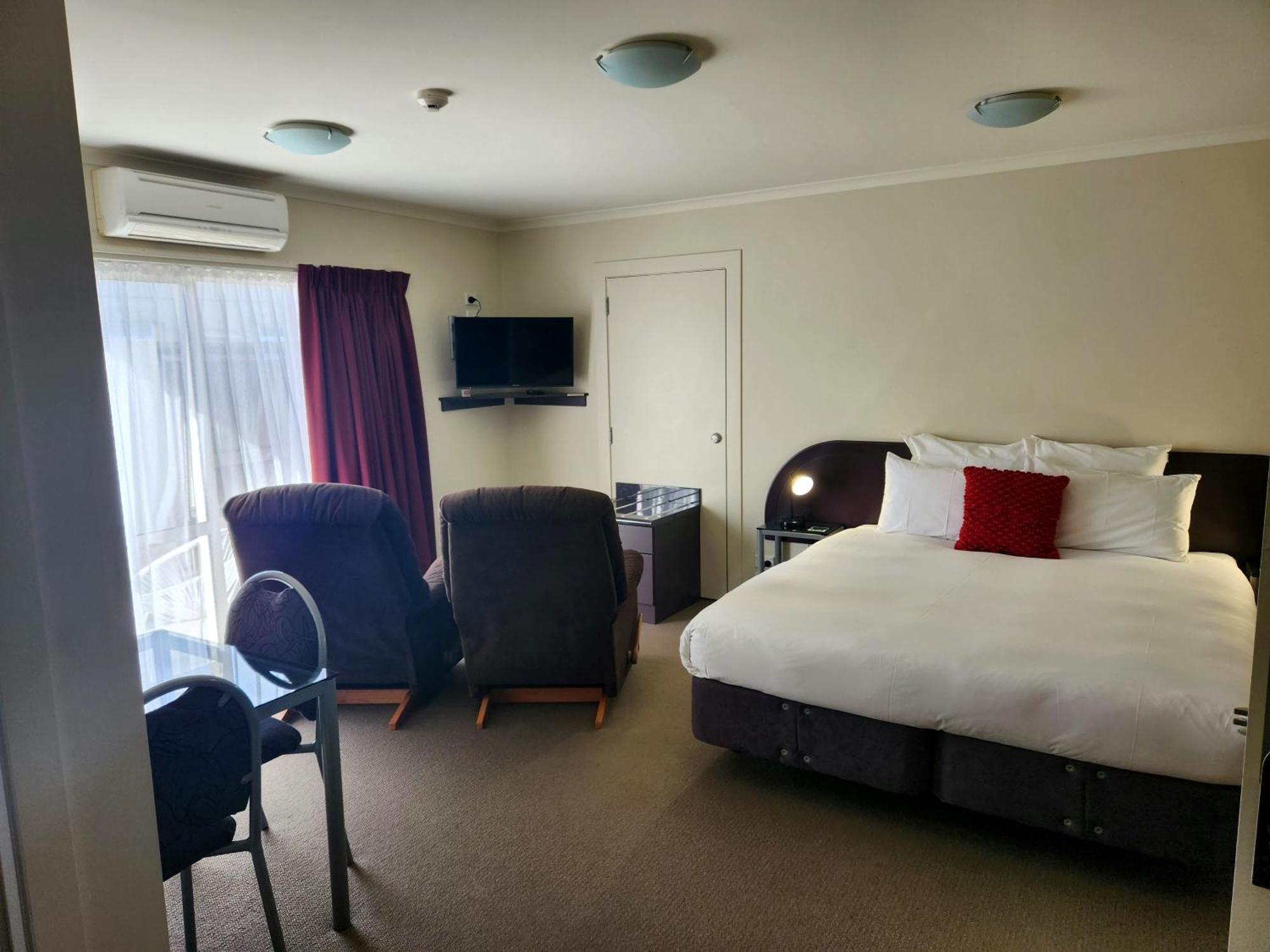 B-Ks Premier Motel Palmerston North Buitenkant foto