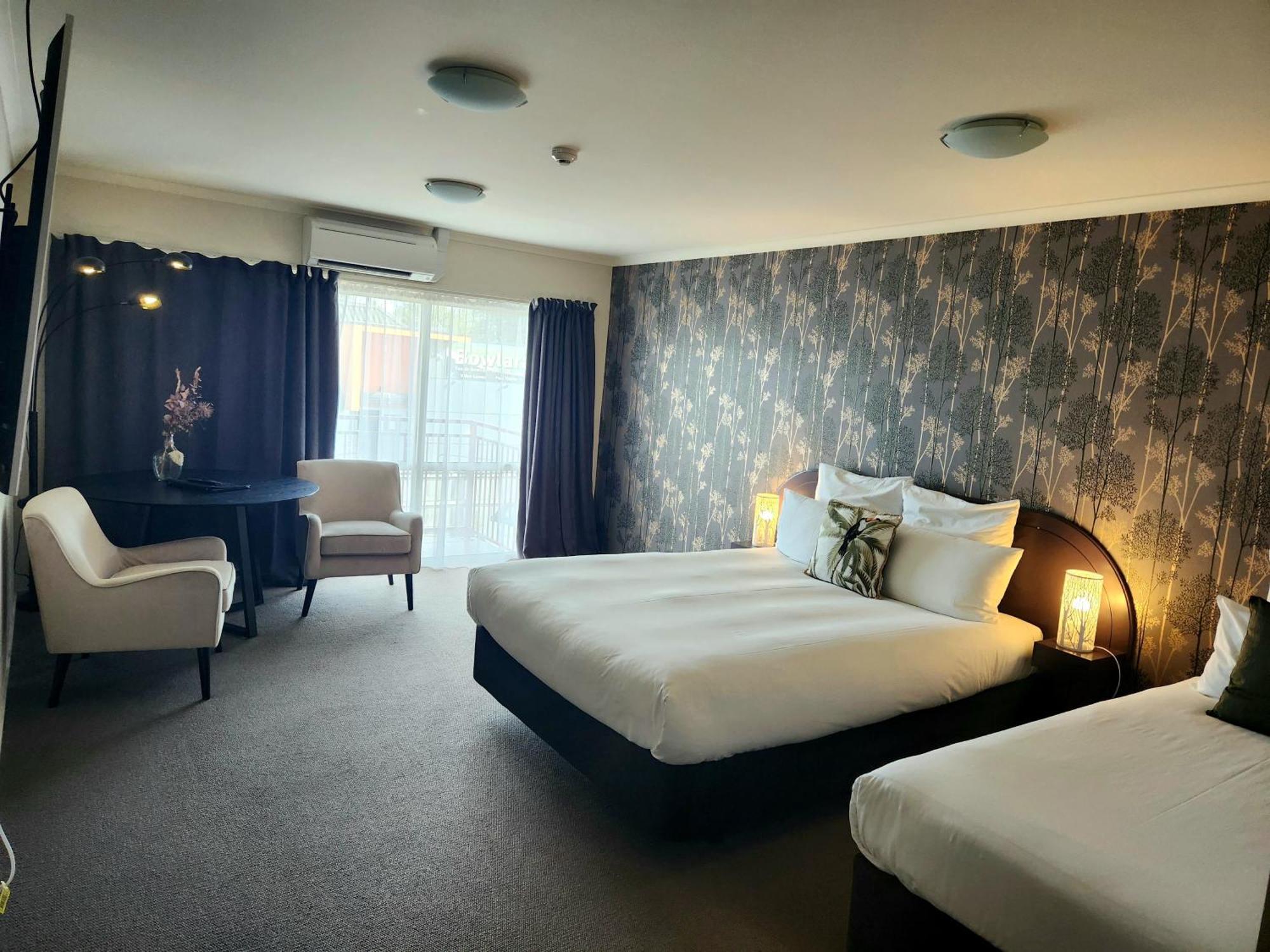 B-Ks Premier Motel Palmerston North Buitenkant foto