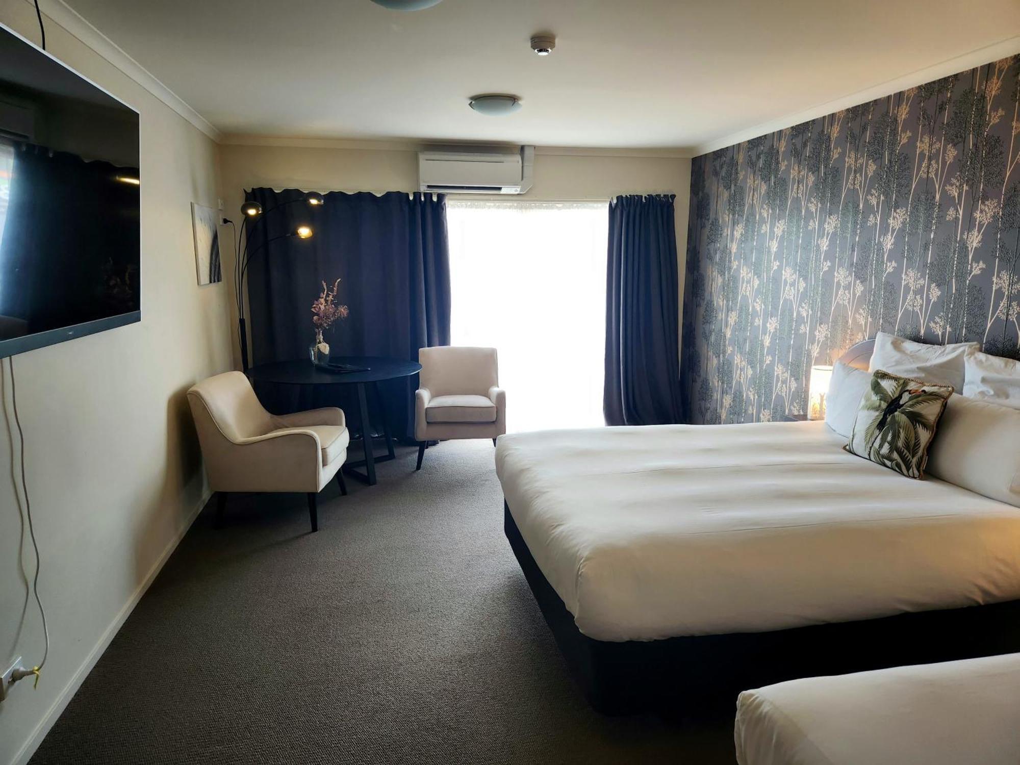B-Ks Premier Motel Palmerston North Buitenkant foto