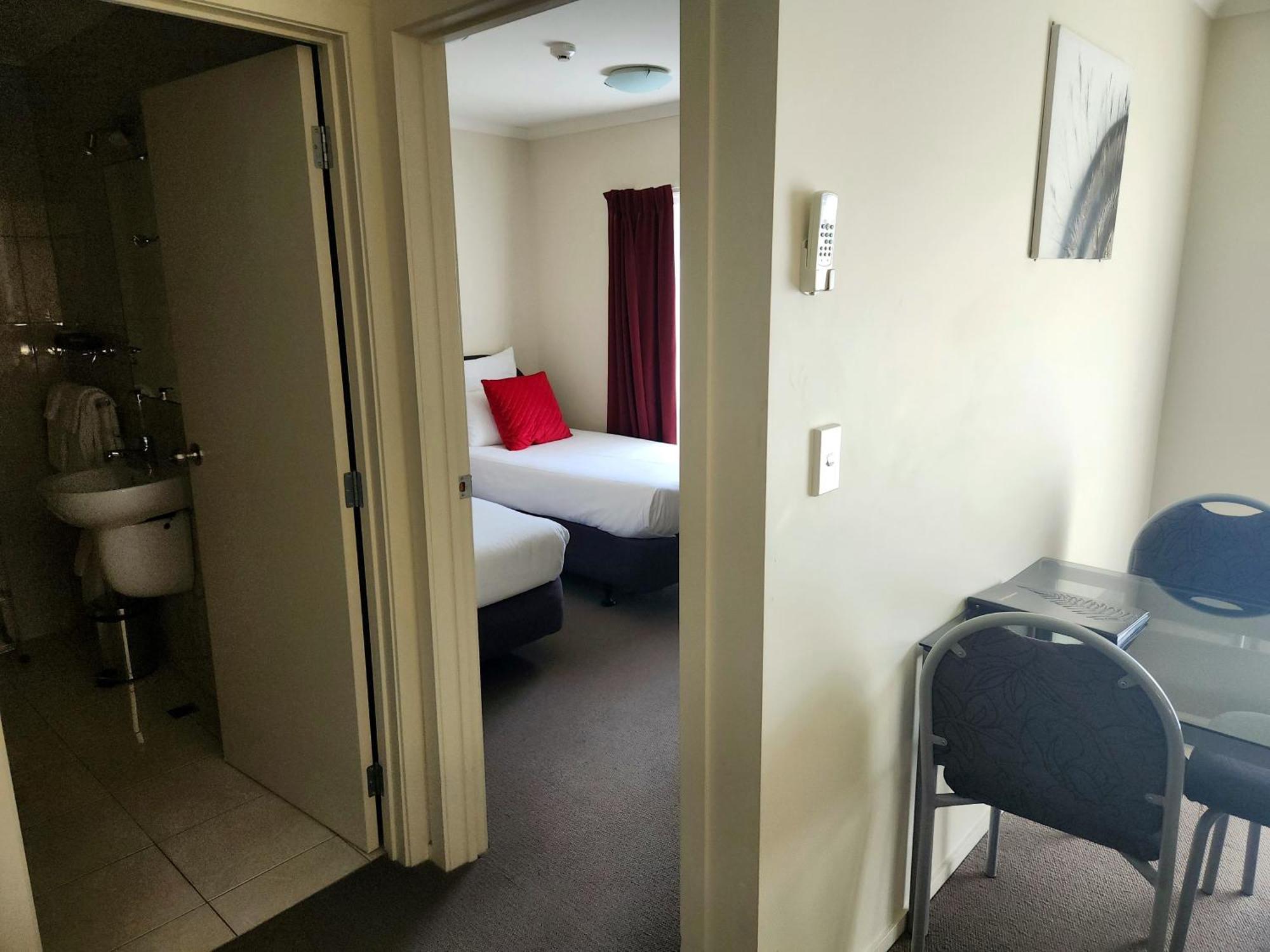 B-Ks Premier Motel Palmerston North Buitenkant foto