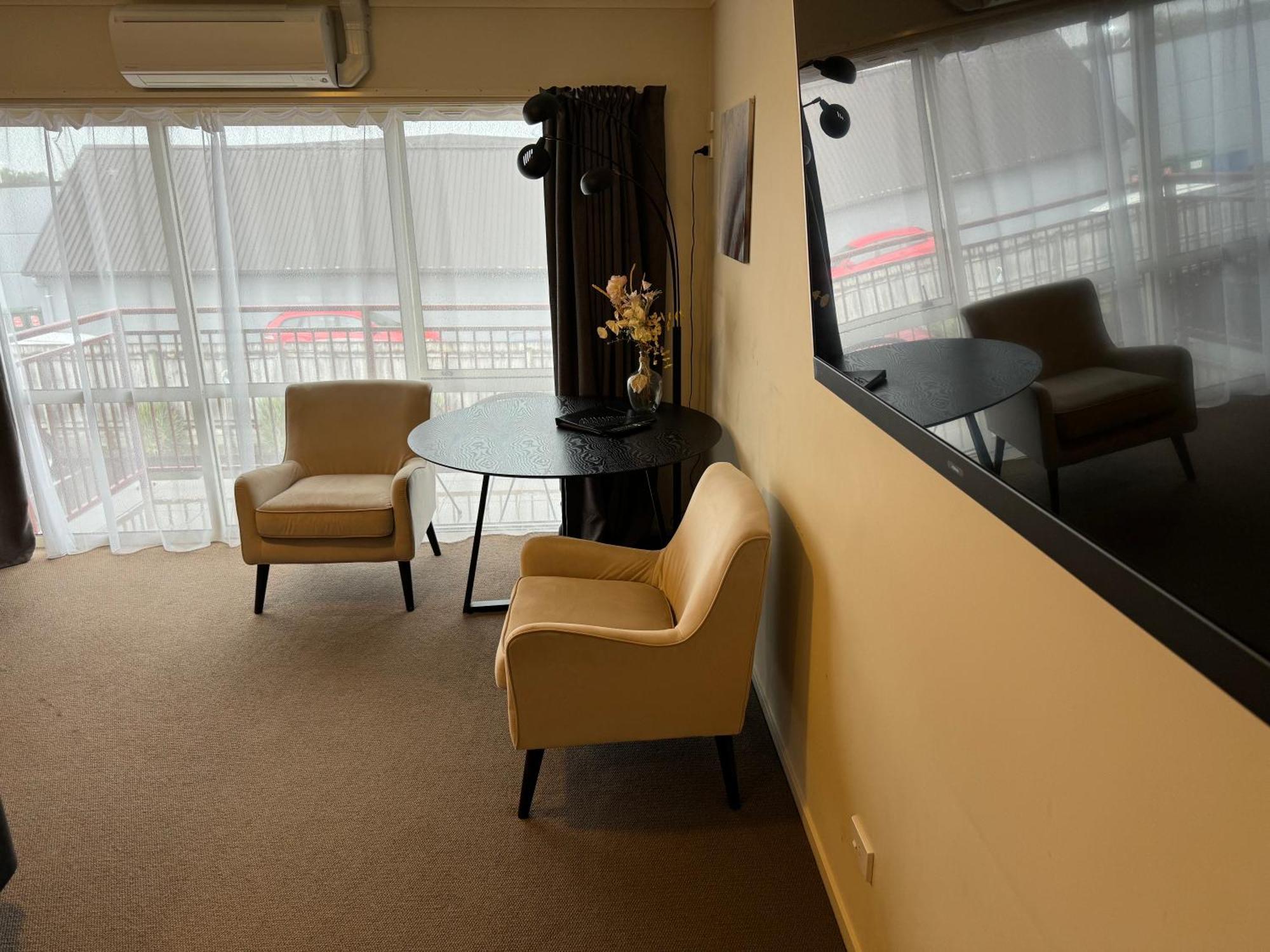 B-Ks Premier Motel Palmerston North Buitenkant foto